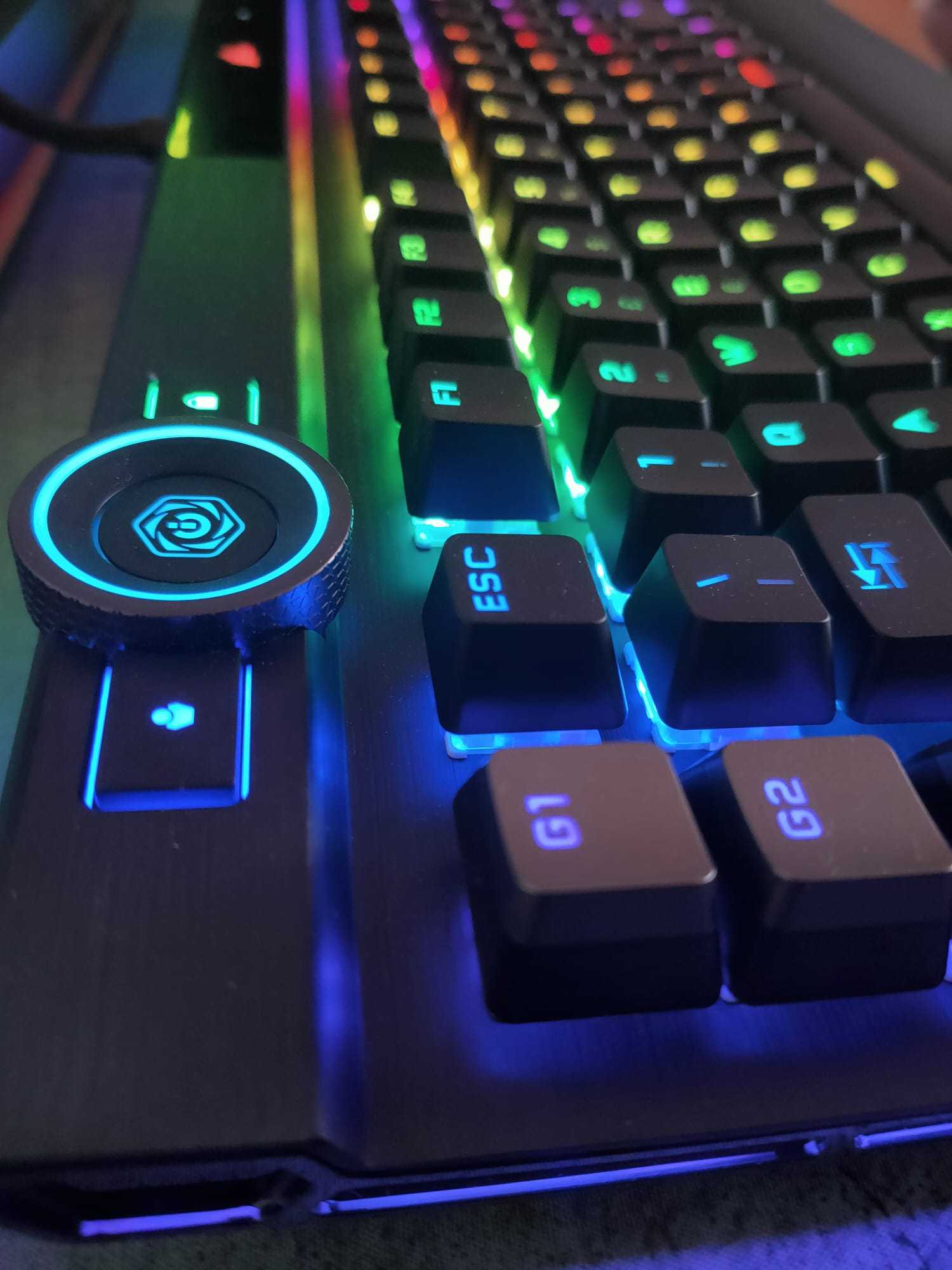 Review Corsair K100 RGB: a gaming keyboard without brakes