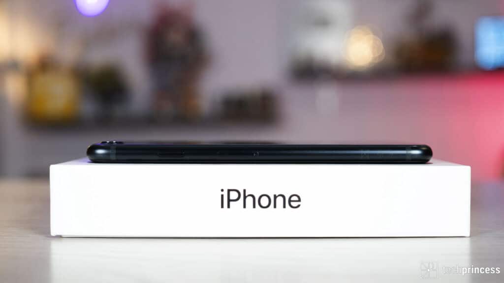 iPhone SE 2022 profile review