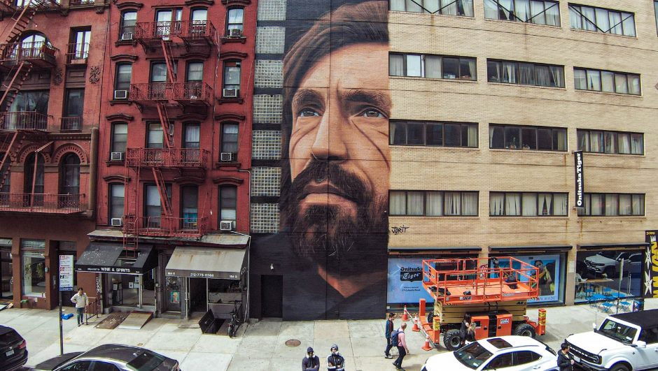 The Sandbox: Andrea Pirlo enters the metaverse with a mural