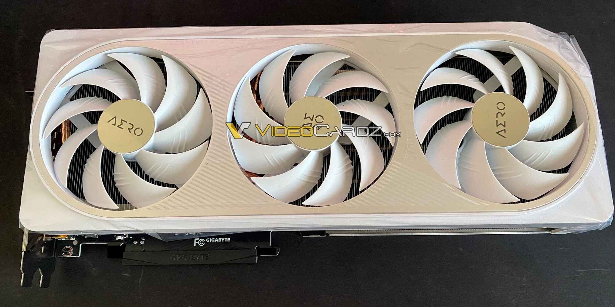 GIGABYTE: here are the first photos of the GeForce RTX 4070 Ti AERO!