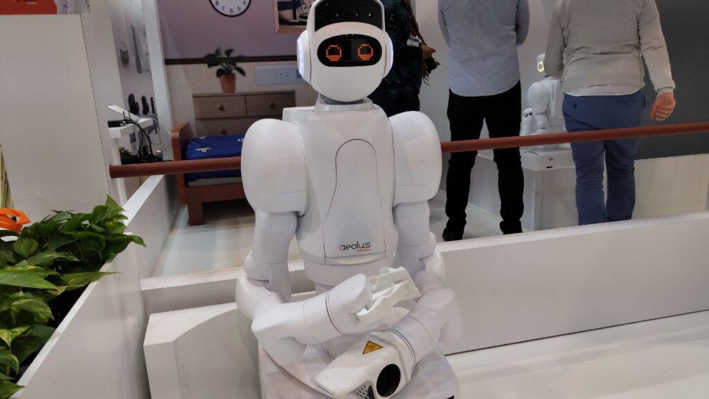 strange gadget nursing robot ces 2023