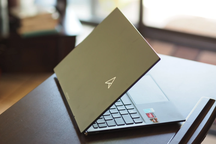 ASUS: announced Zenbook S 13 OLED, the thinnest in the world