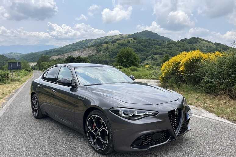 Alfa Romeo Giulia: the 2.2 turbodiesel hits the road!