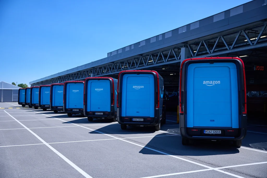 Furgoncini Amazon Rivian design
