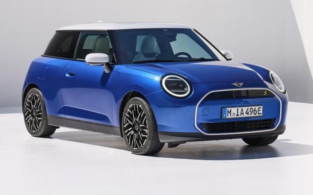 Mini 3 Doors and Countryman: electric and innovative