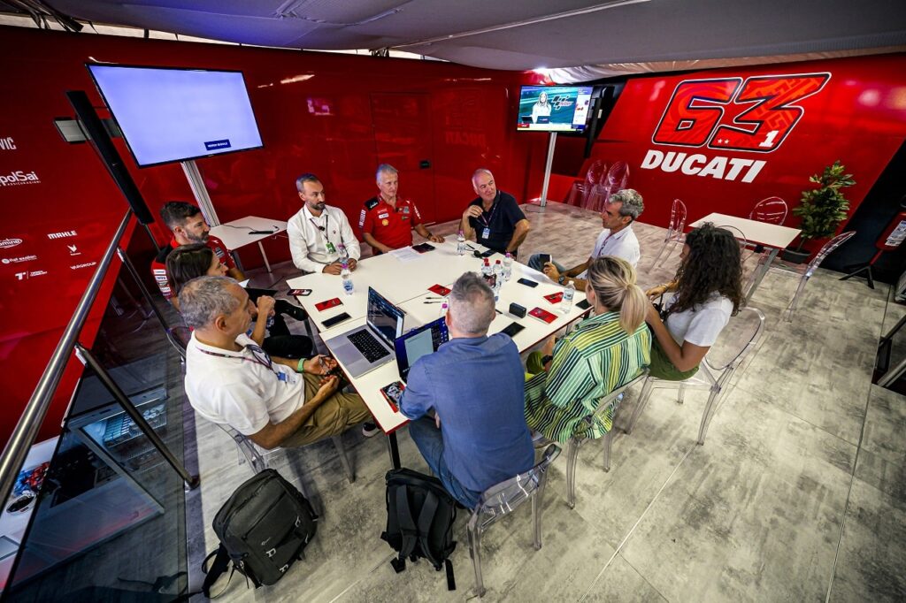 ducati box tour lenovo min