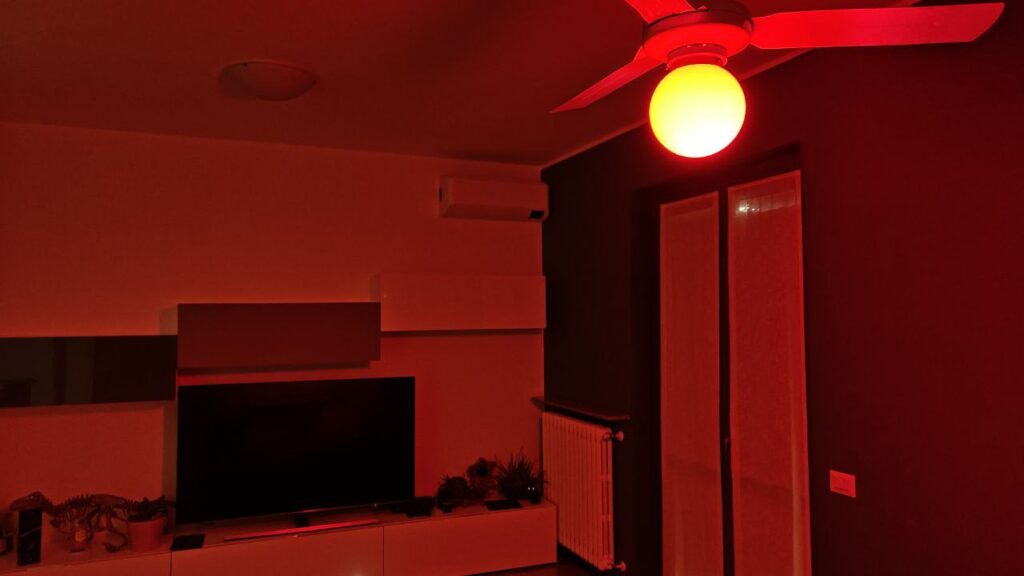 deep red review philips hue secure min