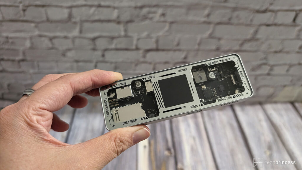 Dockcase Explorer Edition Smart USB C 7 in 1 Hub dimensioni