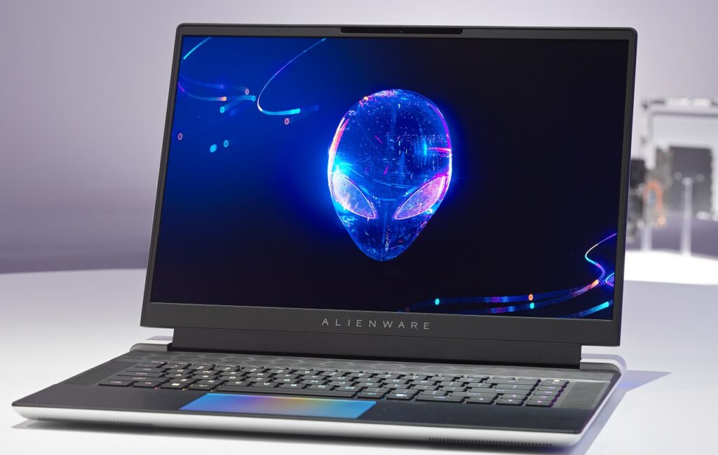 Alienware x16 R2