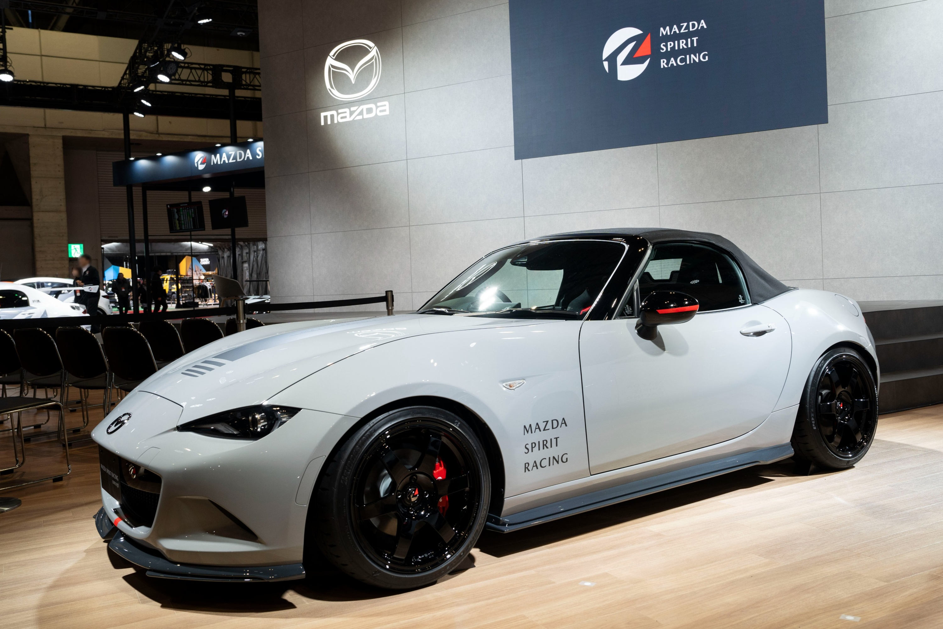 Mazda's return with the MX-5 Spirit Racing RS: wild roadster