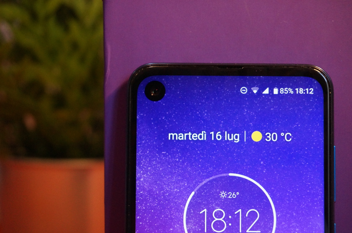 Motorola One Vision review: 21: 9 and hole for the mid-range