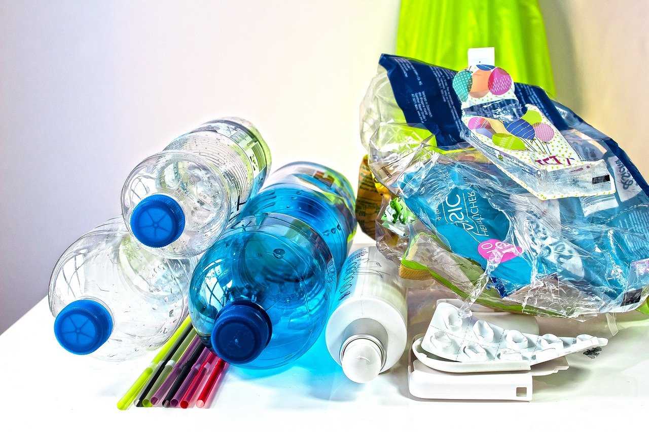 Plastic: a cocktail of enzymes to digest it