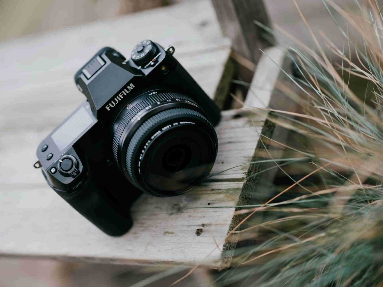 FUJIFILM GFX 100S: the compact medium format and what a price!