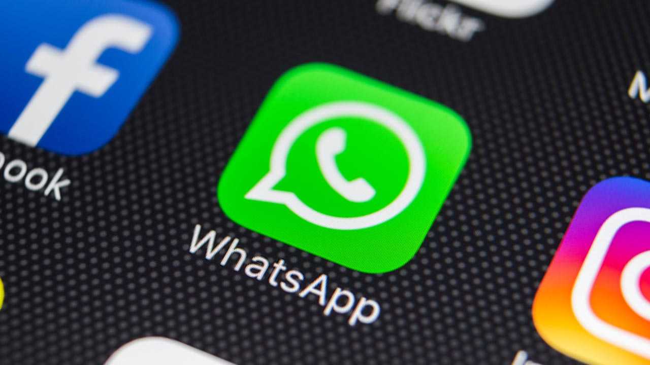 WhatsApp down: messaging app problems