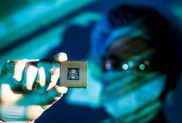 Intel produrrà alcuni chip di Qualcomm thumbnail