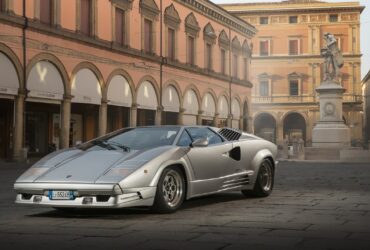 La leggendaria Lamborghini Countach sta per tornare 50 anni dopo: sarà ibrida con 800 CV e trazione integrale thumbnail