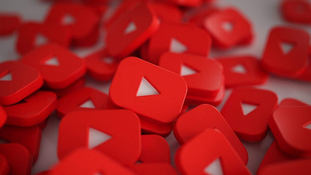 YouTube migliora i risultati di ricerca rendendoli più visivi e in lingua straniera thumbnail