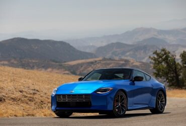 Nissan Z, rivelata la nuova versione della sportiva giapponese: 405 CV, cambio manuale e... niente Europa thumbnail