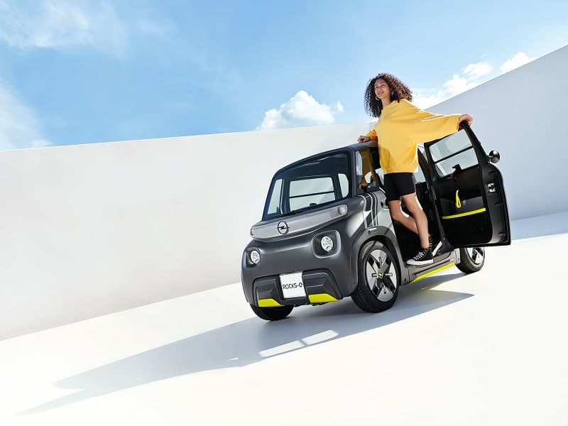 opel rocks-e sustainable urban mobility-min