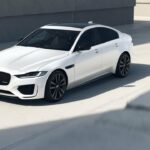 Jaguar XF e XE R-Dynamic: stile e connettività ancora migliorati thumbnail