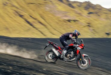 Honda Africa Twin si rinnovano con il debutto del modello 2022 thumbnail