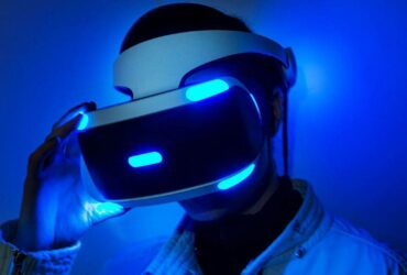 PlayStation VR 2 con schermo OLED e feedback aptico? Ecco i nuovi leak thumbnail