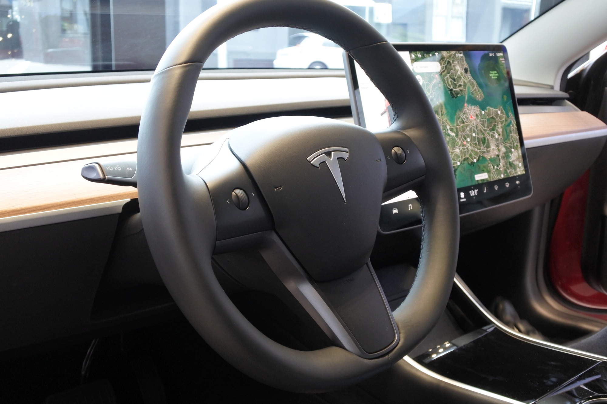 Tesla's Autopilot comes under investigation in the US thumbnail