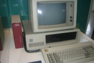 Il primo computer Ibm compie 40 anni proprio oggi thumbnail