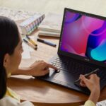 Samsung comincia la produzione di display OLED da 90Hz per laptop thumbnail
