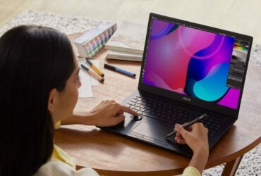 Samsung comincia la produzione di display OLED da 90Hz per laptop thumbnail