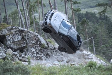 Range Rover Sport SVR: quell’epico inseguimento nell'ultimo film di James Bond thumbnail