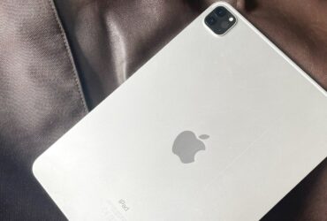 La fotocamera e il logo di iPad Pro cambiano orientamento thumbnail