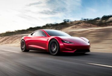 Elon Musk: Tesla Roadster "dovrebbe arrivare" nel 2023 thumbnail