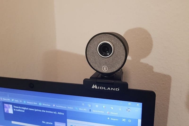 Midland follow-u webcam review microphone-min