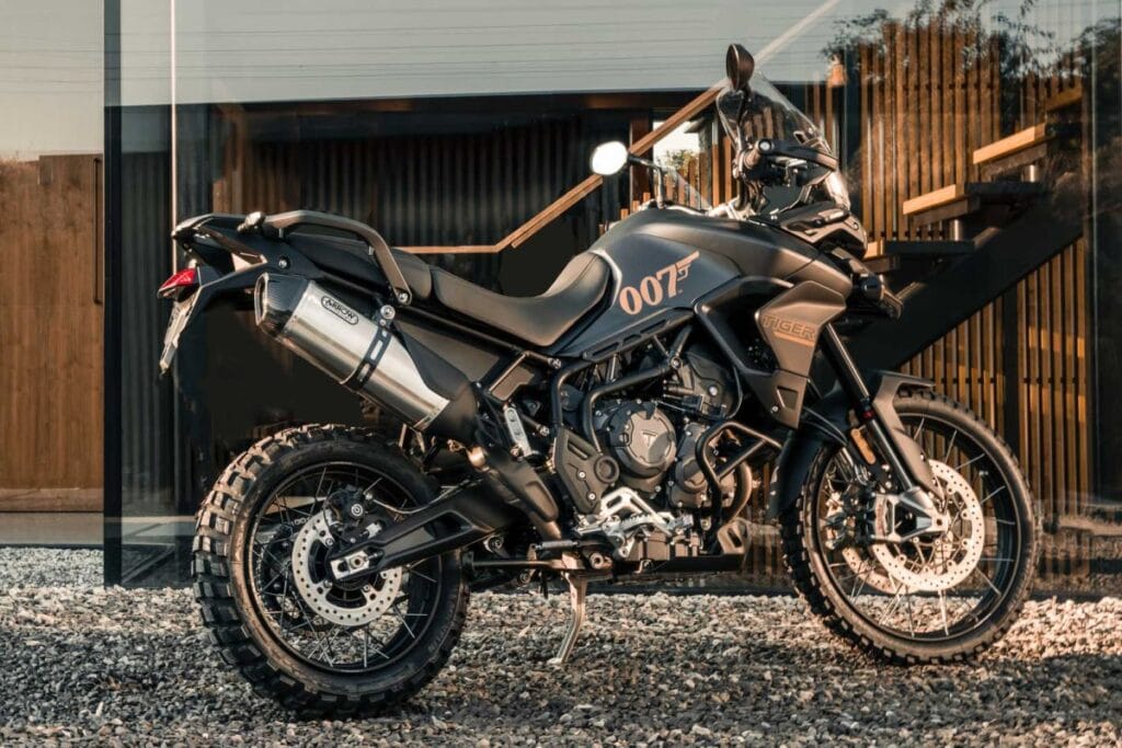 triumph tiger 900 bond edition