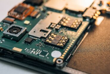 Smartphone sempre più afflitti dalla crisi dei chip: meno 50 milioni nel 2021 thumbnail