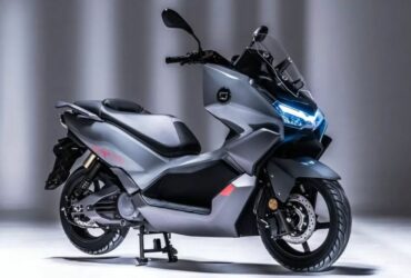 Super Soco CT, dalla Cina arriva il maxi scooter elettrico equiparabile a un 250cc thumbnail