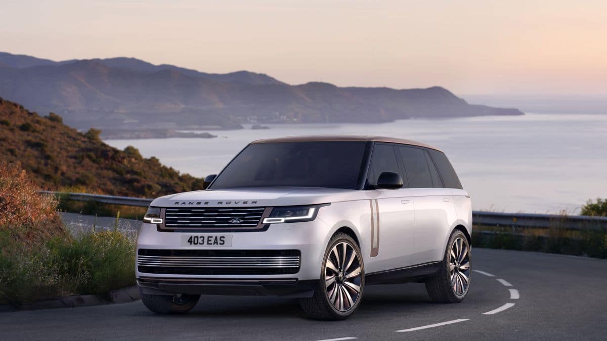 Nuova Range Rover 2022, intelligente come non mai e raffinata come sempre thumbnail