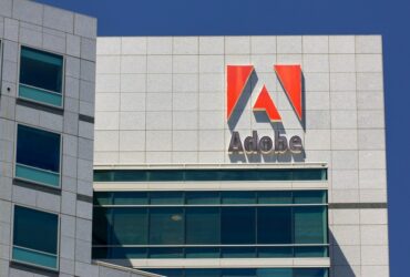 Adobe bloccherà gli stipendi ai dipendenti no vax thumbnail