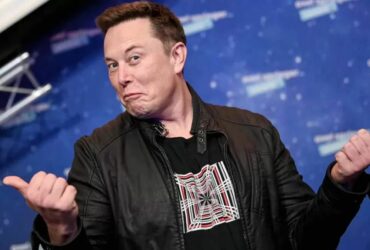 Elon Musk esulta: Tesla ha ora valore di mercato di un trilione di dollari thumbnail