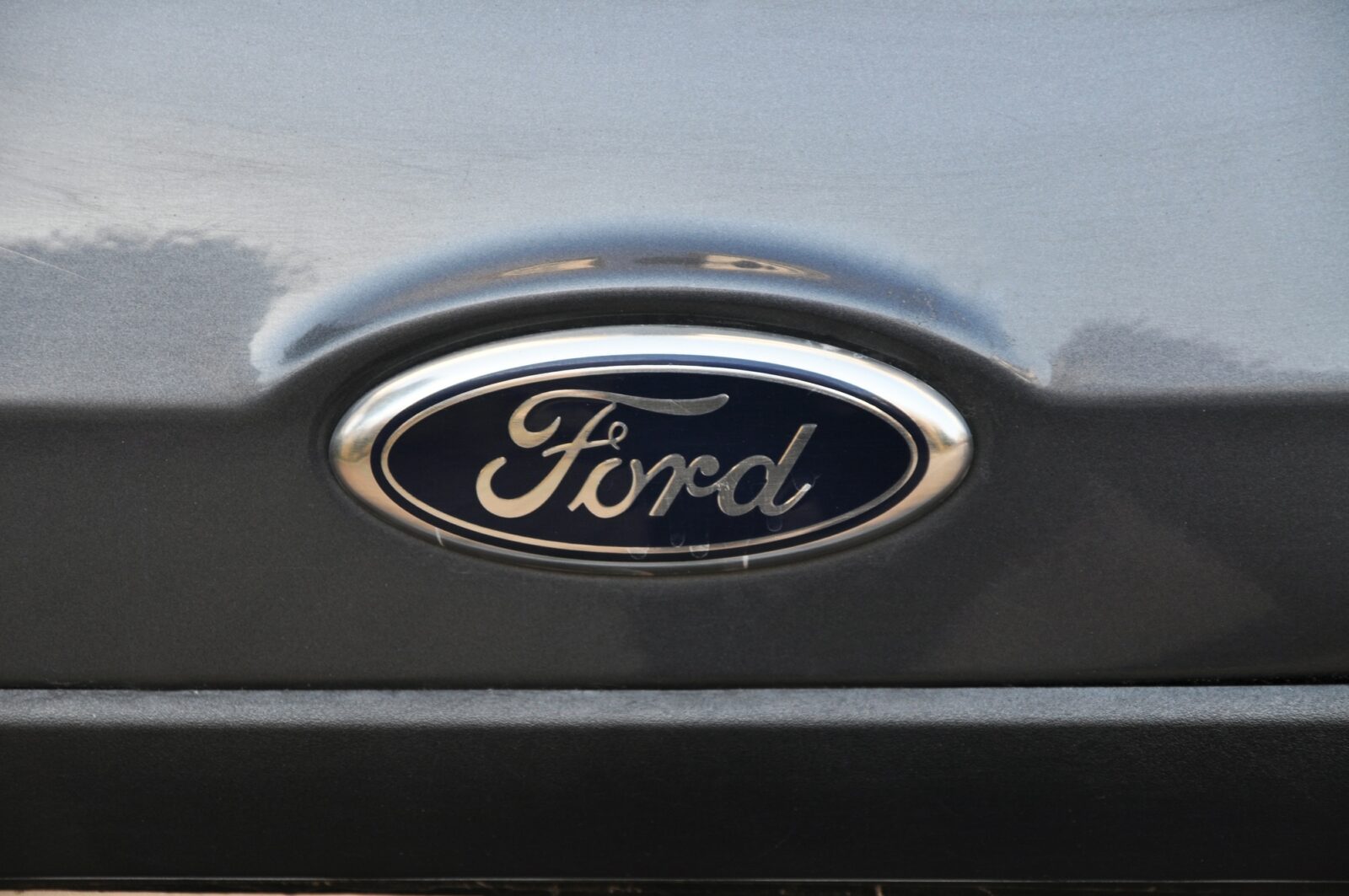 Ford avviserà i proprietari dei veicoli in caso di furto thumbnail