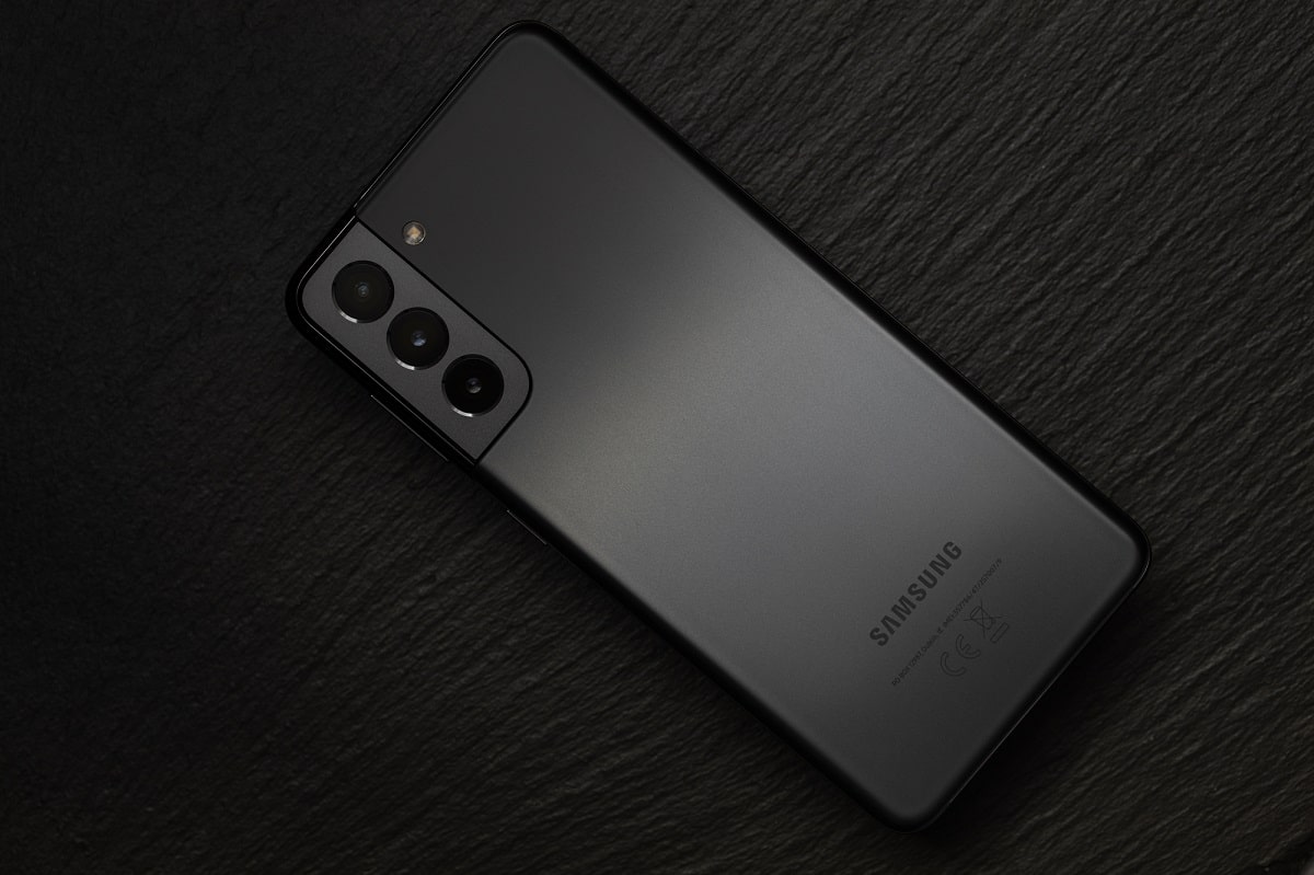 Samsung Galaxy S22 Ultra: nuovi dettagli sulle fotocamere posteriori thumbnail