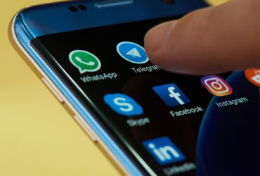 Down di Facebook: più di 70 milioni di utenti si sono iscritti a Telegram thumbnail