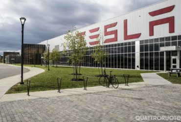 Tesla: second Musk la Gigafactory di Berlino sarà attiva da novembre thumbnail