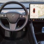 Tesla ritira la nuova versione beta del software Full Self-Driving a causa di diversi problemi thumbnail