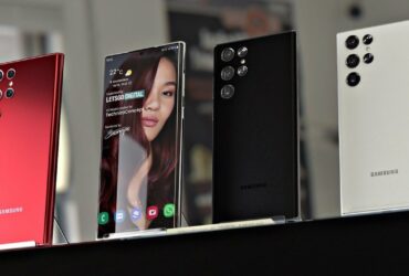 Il Galaxy S22 avrà un display più luminoso dell'iPhone 13 thumbnail