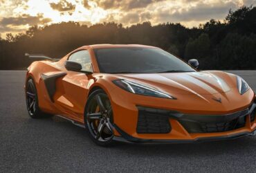 Chevrolet svela la Corvette Z06, la supercar con un V8 da 689 CV thumbnail