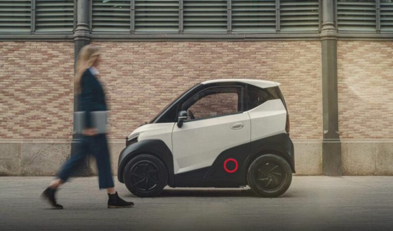 Silence S04, the electric microcar with removable batteries