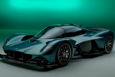 La prima Aston Martin Valkyrie è finalmente pronta per la consegna thumbnail