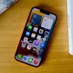 iPhone 13 mantiene il suo prezzo, grazie alla crisi dei chip thumbnail